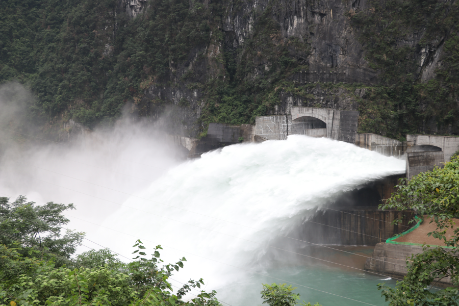 放空洞泄洪瞬間（攝影：向聯華）